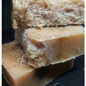 Raw honey and lemon facial cleansing bar